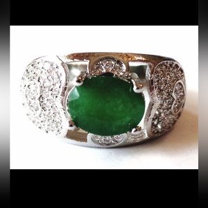 Genuine Emerald ring 925  with lab diamond accents. Size 7